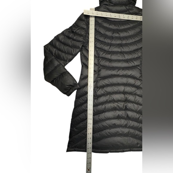 L.L. BEAN ~ Women’s Ultralight 850 Down 3/4-Length Black Hooded Puffer Coat ~ XS - Picture 12 of 15